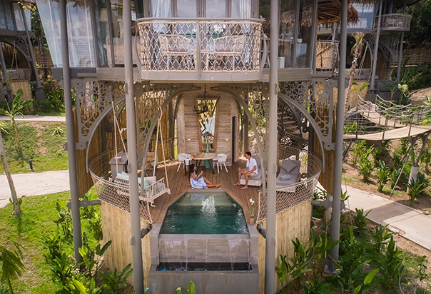 Außenansicht der Terrasse mit privatem Plunge Pool der TreeHouse Villa im TreeHouse Villas Koh Yao Noi